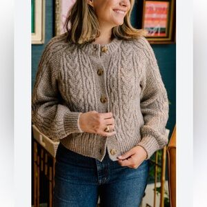 NWT Faherty Frost Cropped Cardigan Luxuriously Soft Baby Alpaca in Oat - M